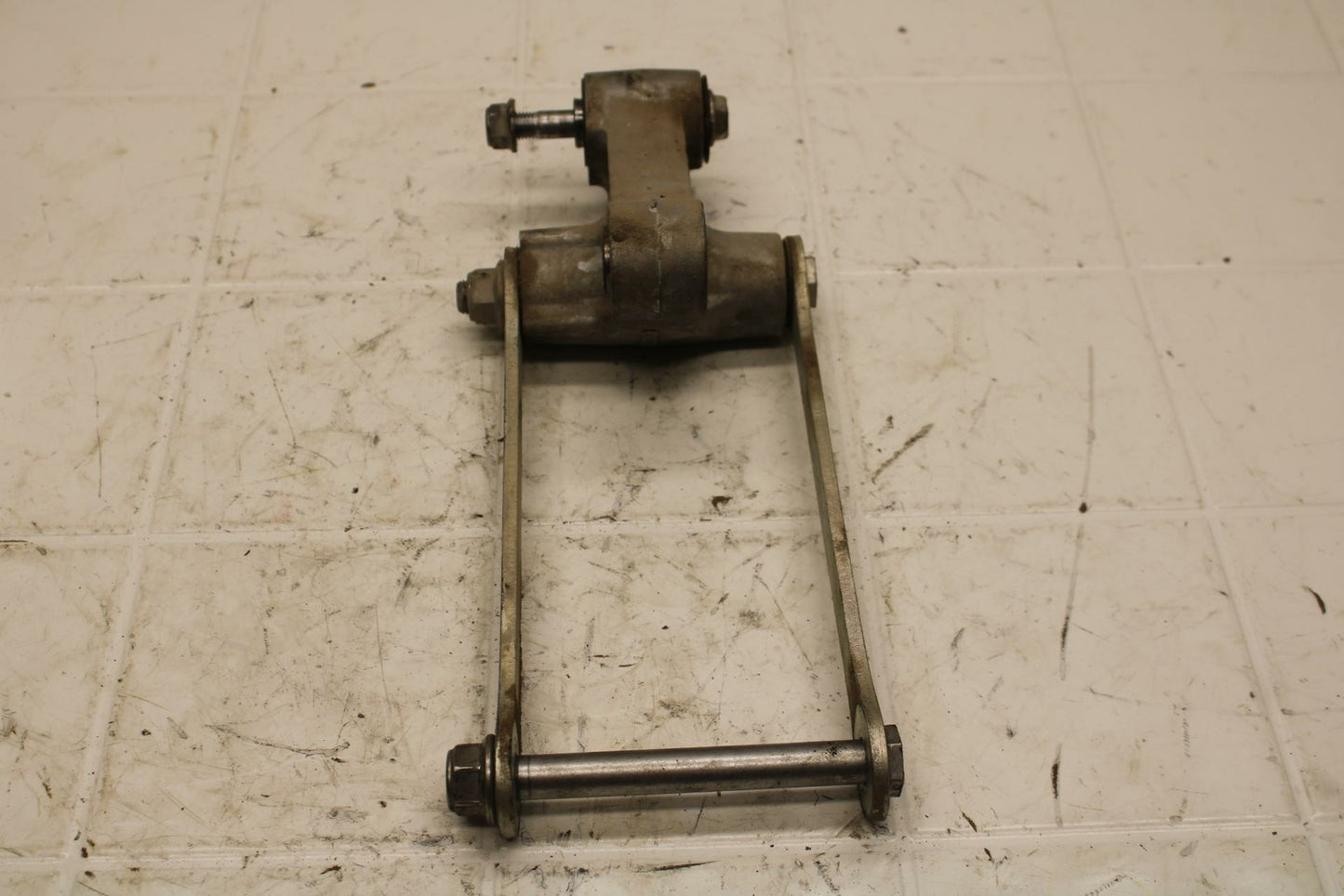 19-20 KAWASAKI NINJA ZX6R REAR DOGBONE SHOCK LINKAGE LINK BB407