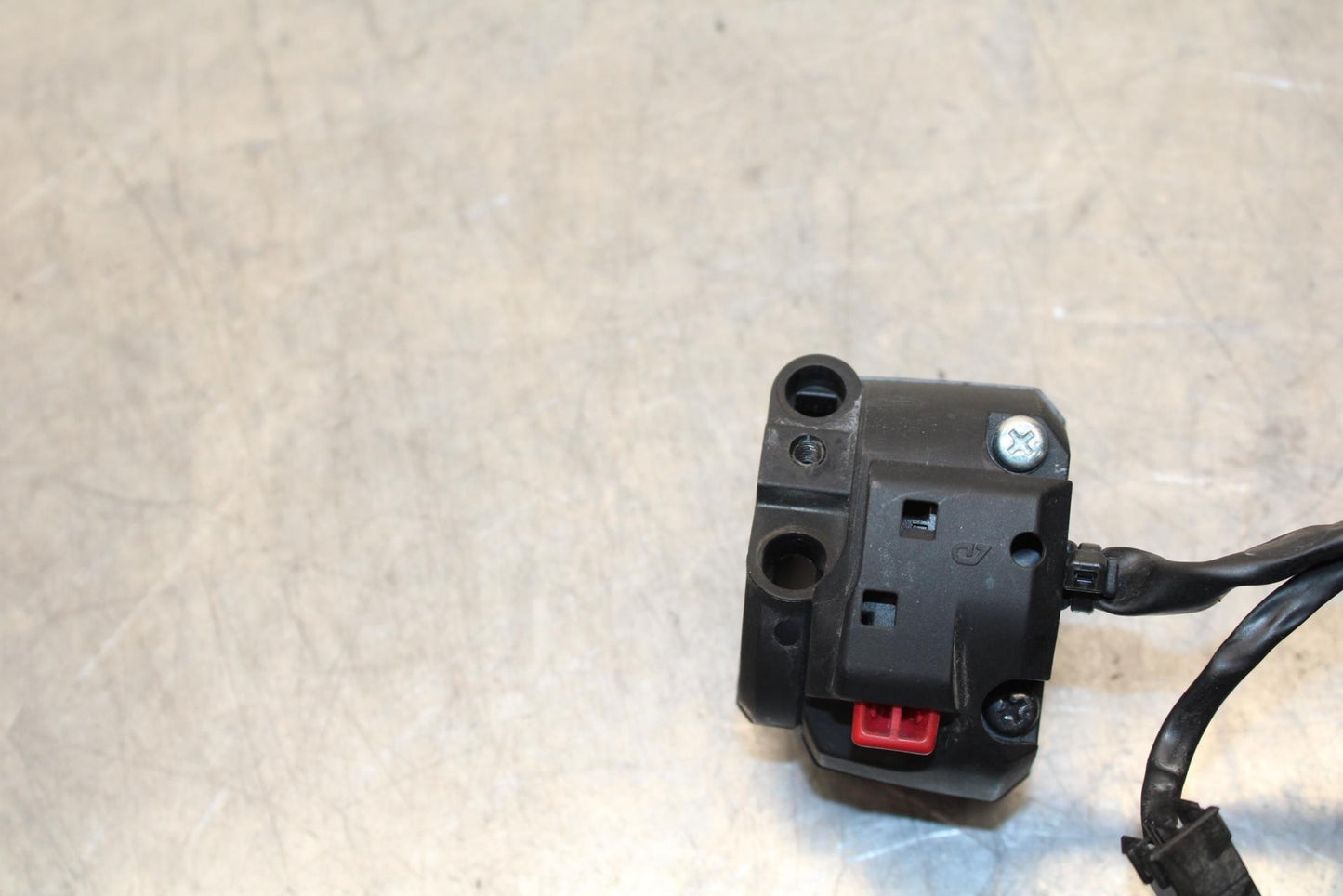 20 SUZUKI GSXR 1000 RIGHT CLIP ON HANDLE KILL OFF START SWITCH  BB597