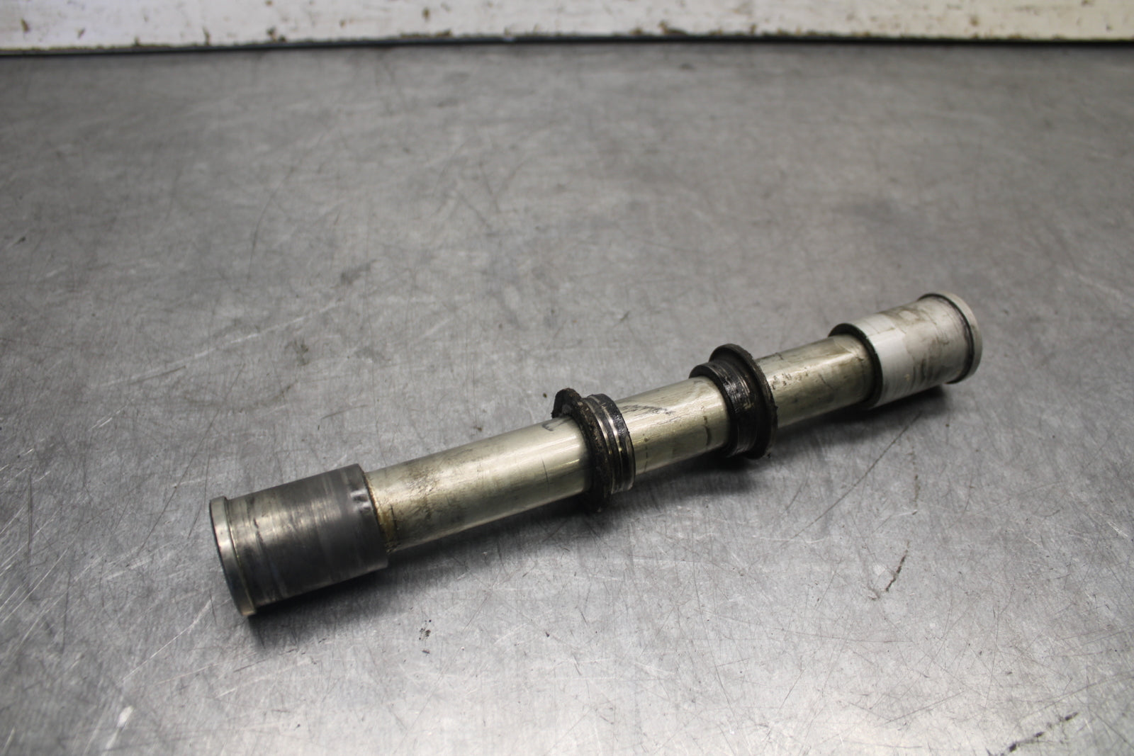 09-12 KAWASAKI NINJA ZX6R FRONT WHEEL RIM AXLE PIVOT BOLT 41068-0034 BB698