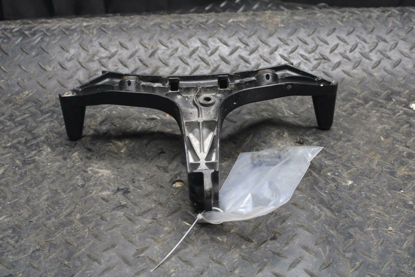 03-04 HONDA CBR600RR UPPER FAIRING MIRROR GAUGES STAY BRACKET BB218