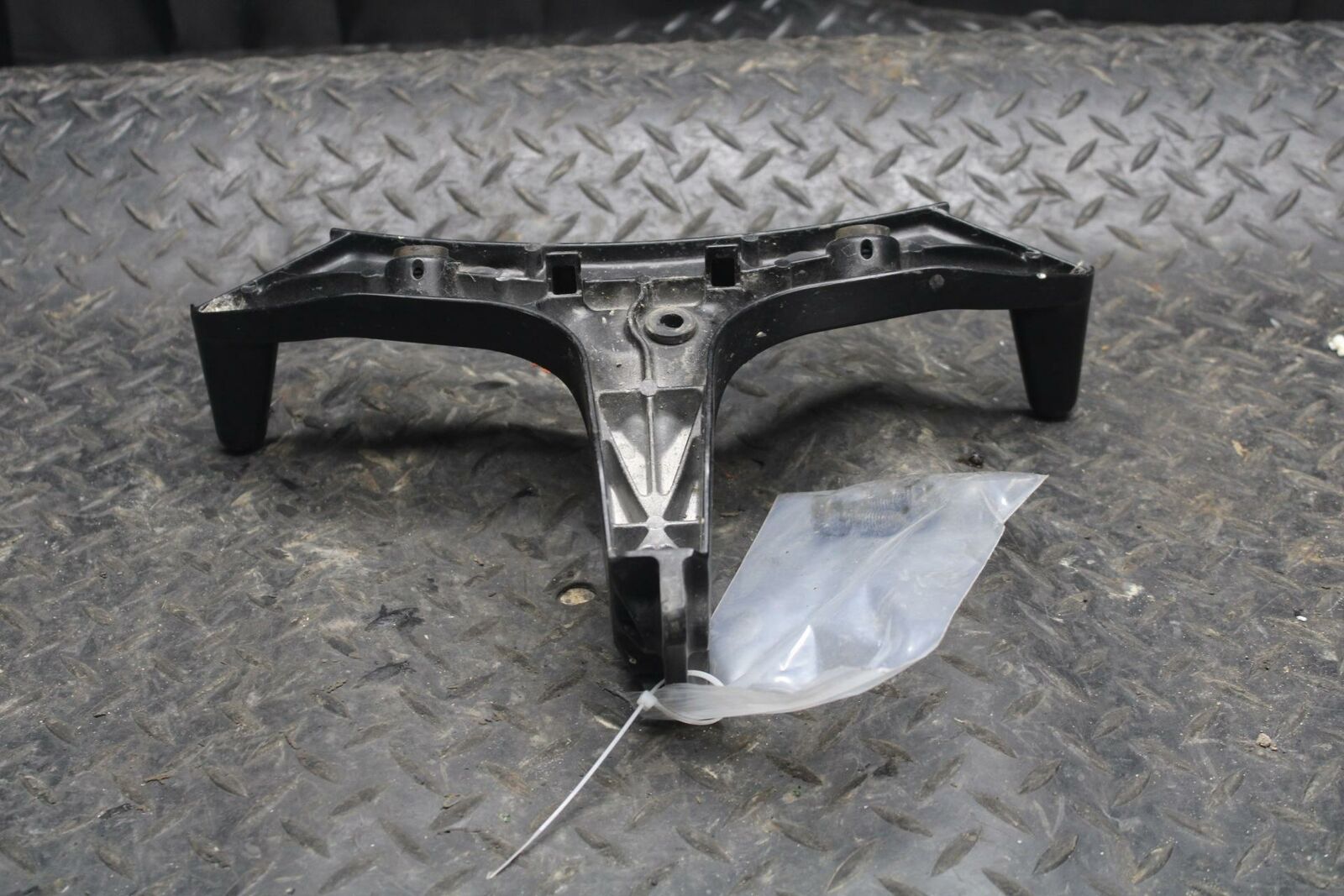 03-04 HONDA CBR600RR UPPER FAIRING MIRROR GAUGES STAY BRACKET BB218