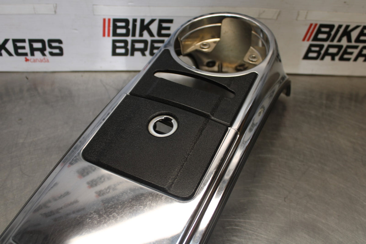 05-09 SUZUKI BOULEVARD C90 GAS TANK CAP COVER TRIM PANELCOWL FAIRING BB918