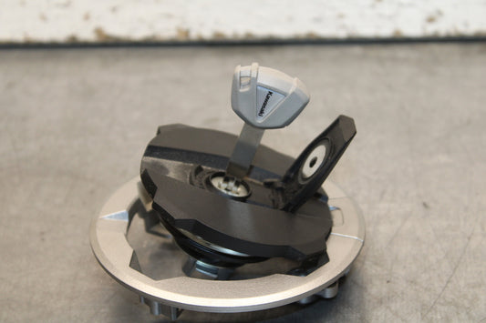 24 KAWASAKI NINJA 500 ABS FUEL TANK GAS CAP BB730