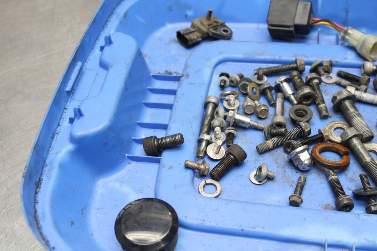 03 KAWASAKI VULCAN 1600 MOUNTING BOLTS HARDWARE SCREWS BB865