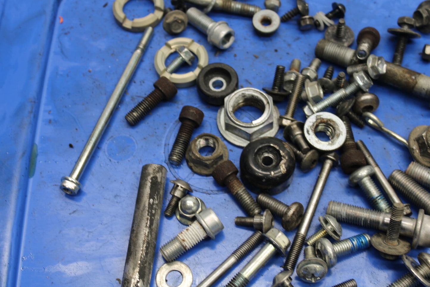 08-09 SUZUKI GSXR600 ENGINE MOUNTING BOLTS HARDWARE MOTOR SCREWS BB728