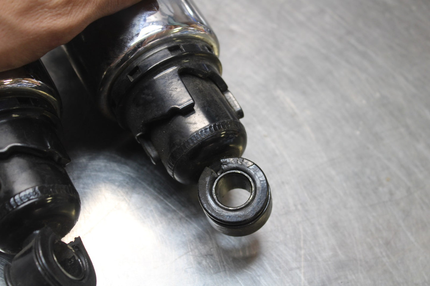 03-08 KAWASAKI VULCAN 1600 12' REAR BACK SHOCK ABSORBER SET PAIR BB196