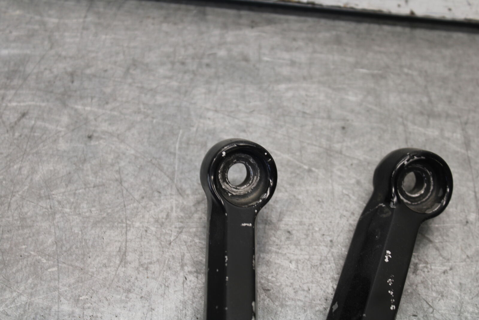 04-05 SUZUKI GSXR600 RIGHT REAR BACK PASSENGER PEG BB658