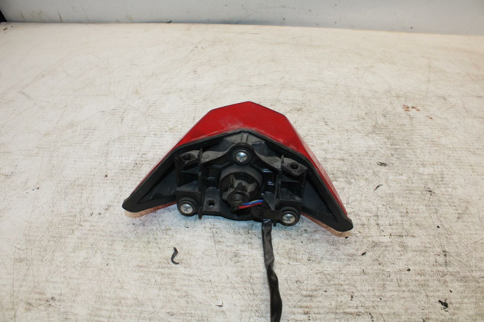 12-13 KAWASAKI EX300 NINJA REAR TAIL TAILLIGHT BACK BRAKE LIGHT BB373