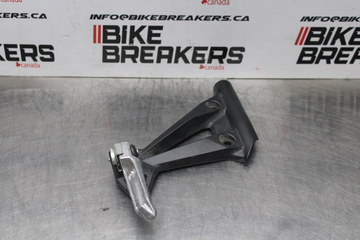 08-12 KAWASAKI NINJA 250R EX250J LEFT REAR BACK PASSENGER PEG BB784