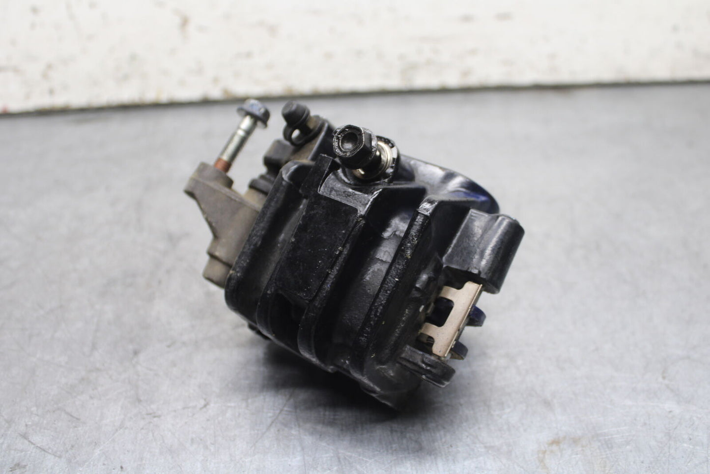 15-19 HONDA CBR300R LEFT FRONT BRAKE CALIPER  BB112