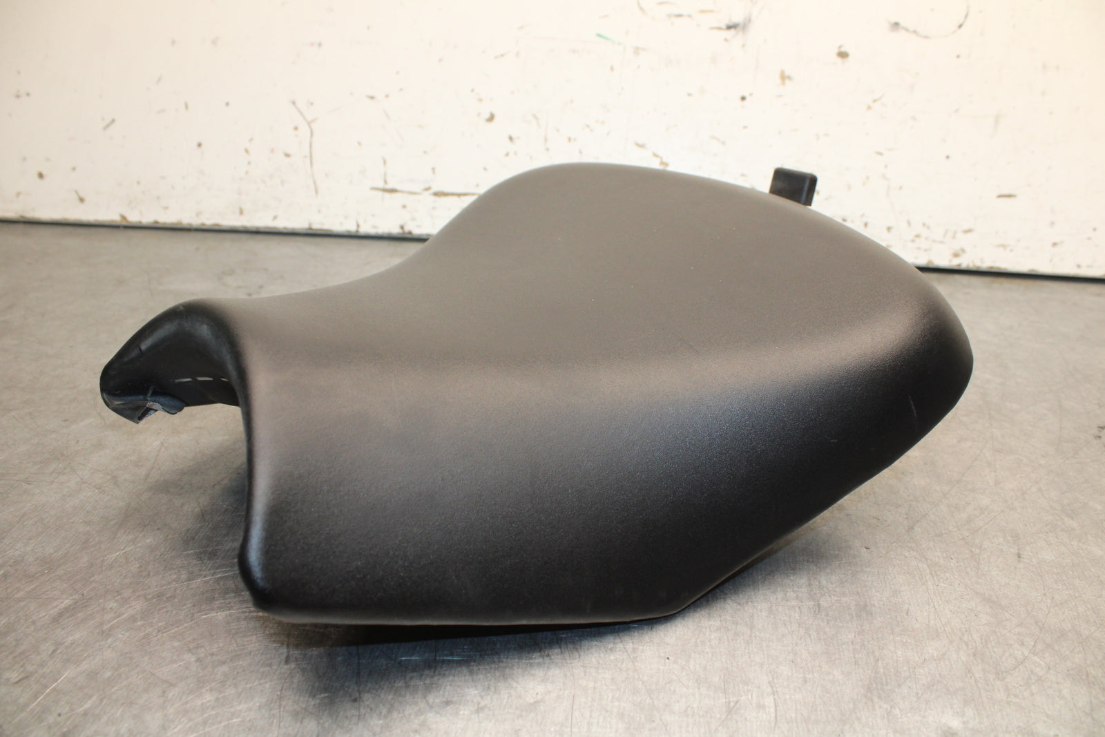 18-24 KAWASAKI NINJA 650 FRONT DRIVERS SEAT PAD SADDLE PILLION BB725