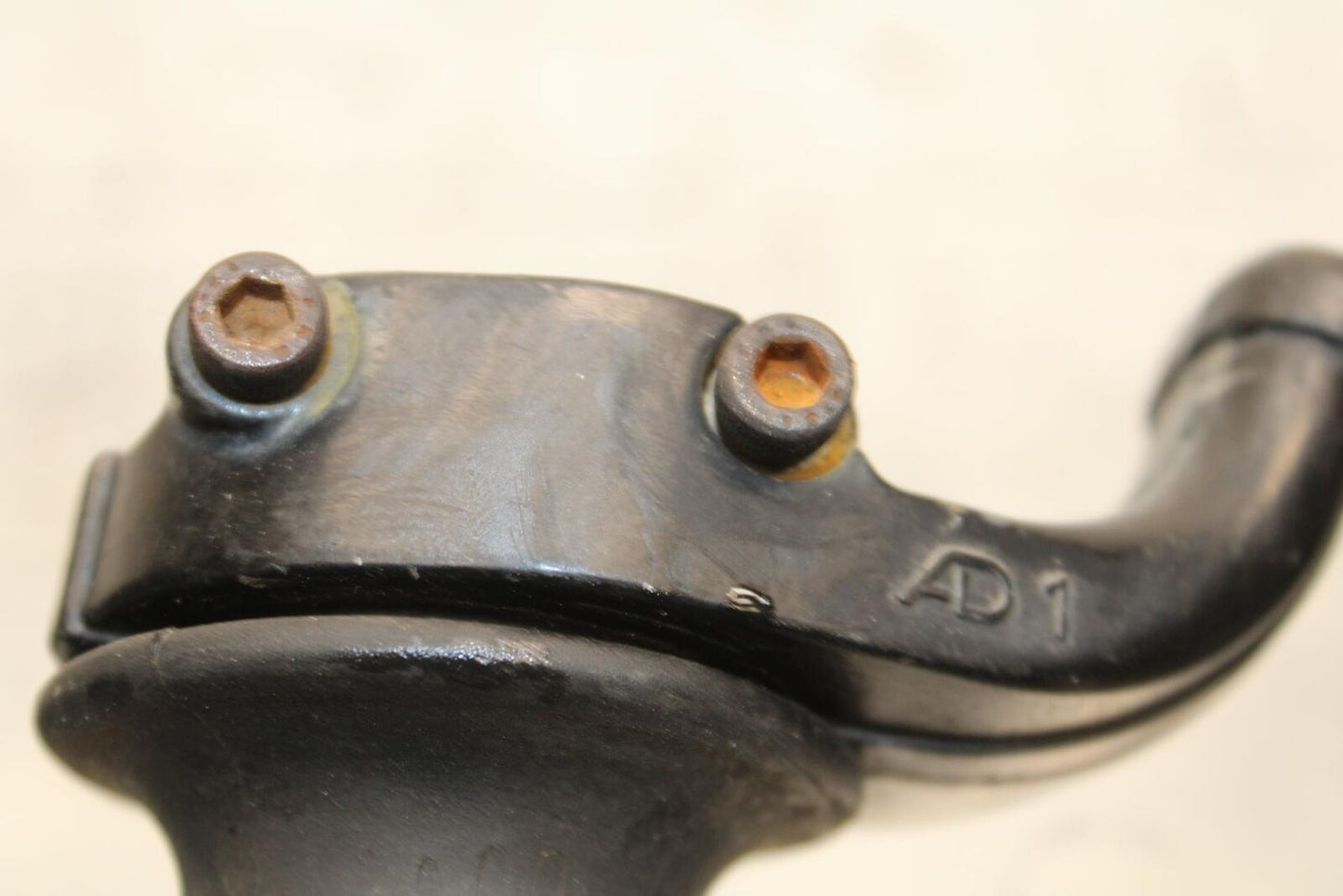 2000 Kawasaki Ninja ZX12R ZX1200A THROTTLE CABLE LINE HOUSING GUIDE BB565