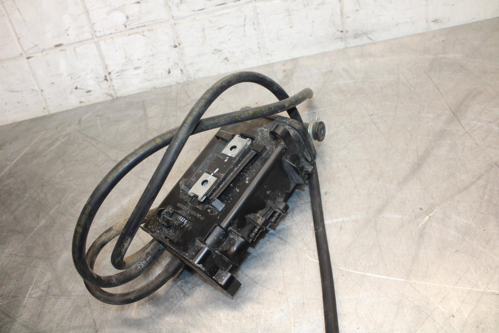 22 KTM 890 ADVENTURE   EVAP VAPOR  CHARCOAL EMISSION CANISTER BB514