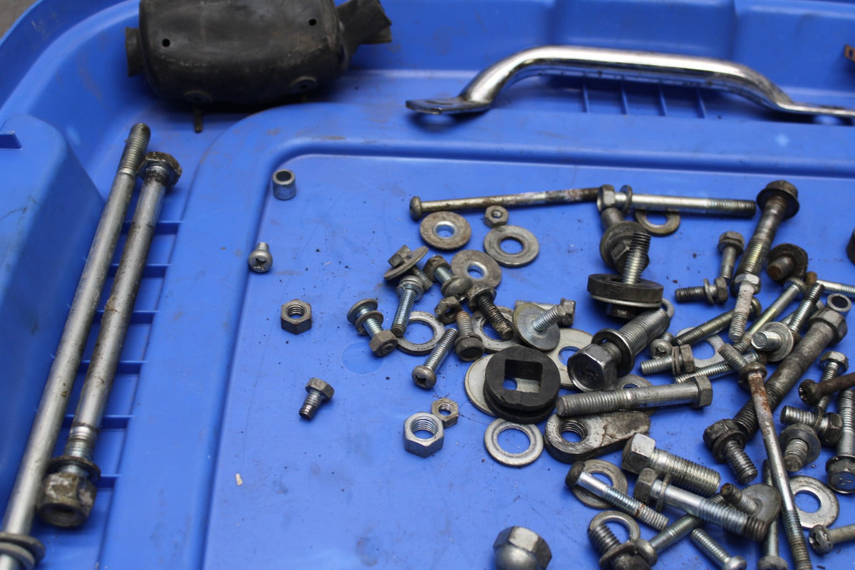 77 SUZUKI GS750 LEFTOVER MOUNTING BOLTS HARDWARE MOTOR SCREWS BB779
