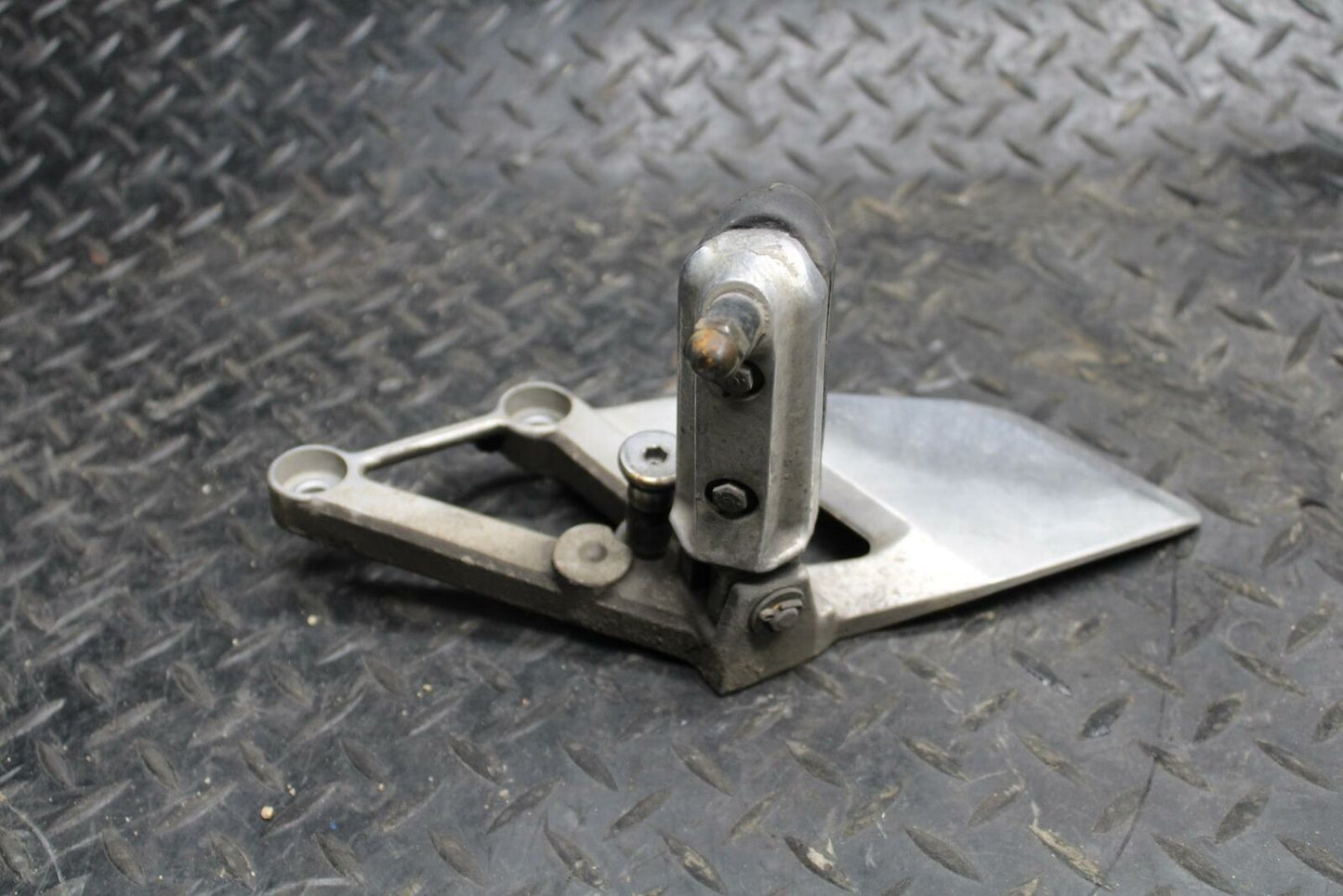 98 HONDA CBR600F3 LEFT REARSET REAR SET DRIVER FOOT PEG REST STOP BB201