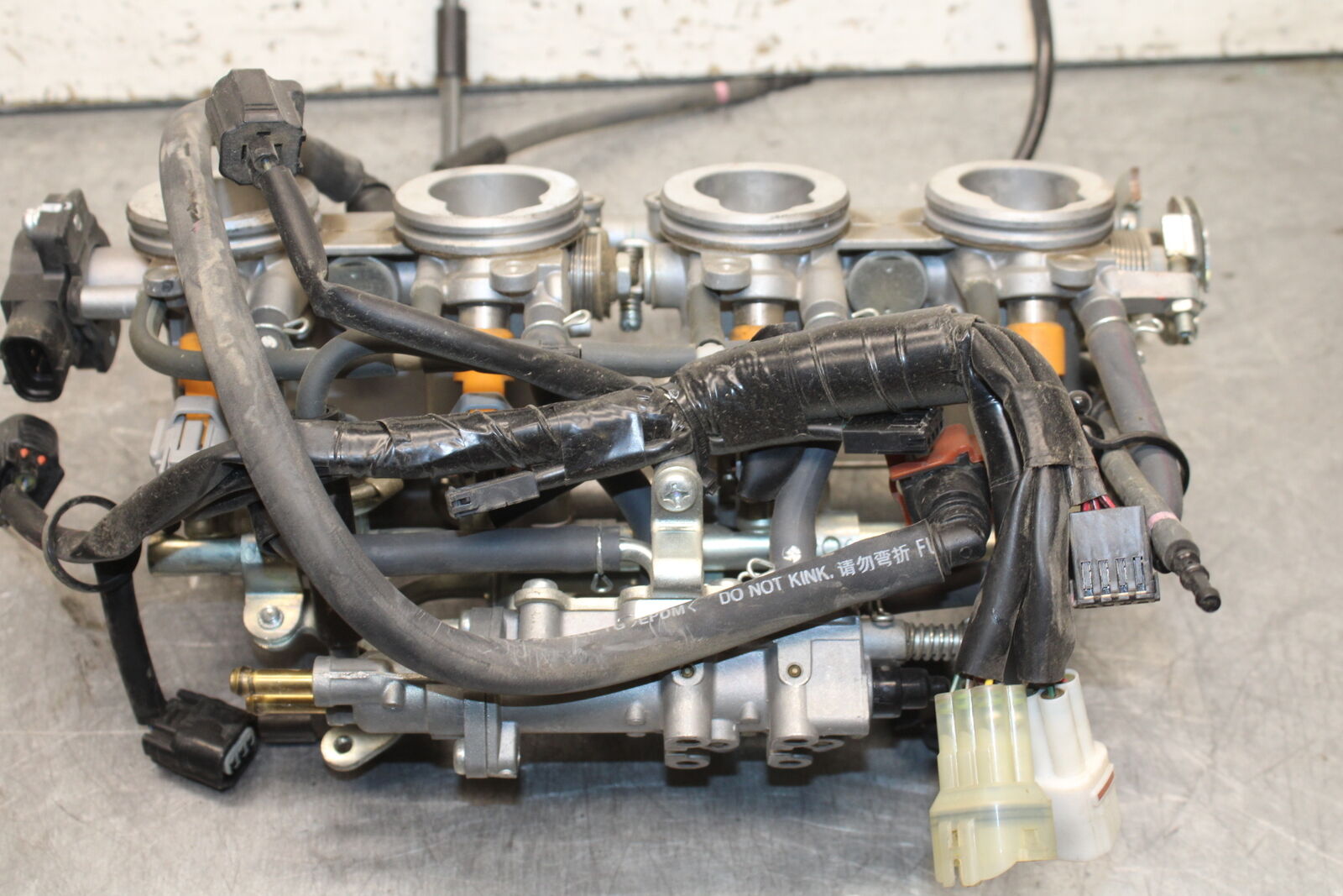 09-15 YAMAHA FZ6R MAIN FUEL INJECTORS / THROTTLE BODIES 36P-13750-10-00 BB719