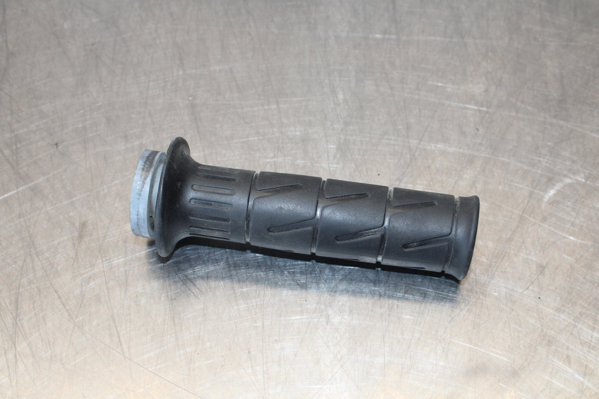 03-06 KAWASAKI Z1000 RIGHT THROTTLE TUBE GRIP BB164