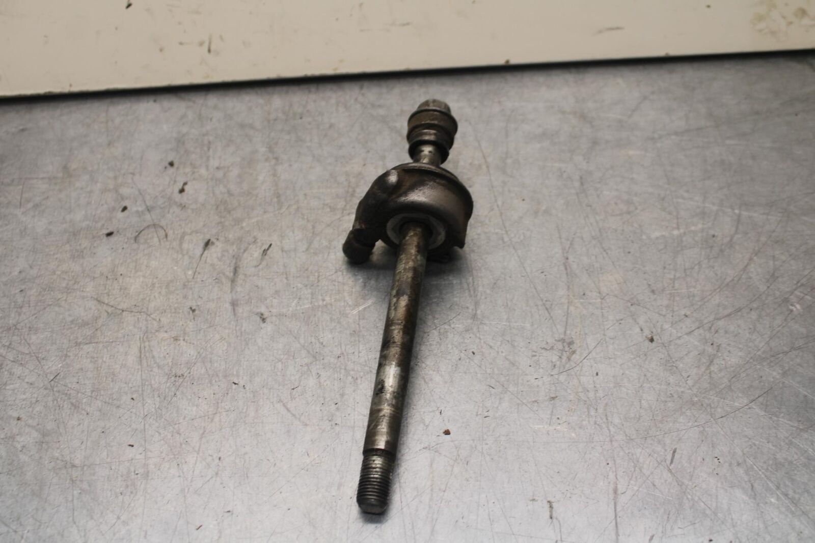 1988 Yamaha FZ600 FRONT WHEEL RIM AXLE PIVOT BOLT 10W-25381-00-00 BB601