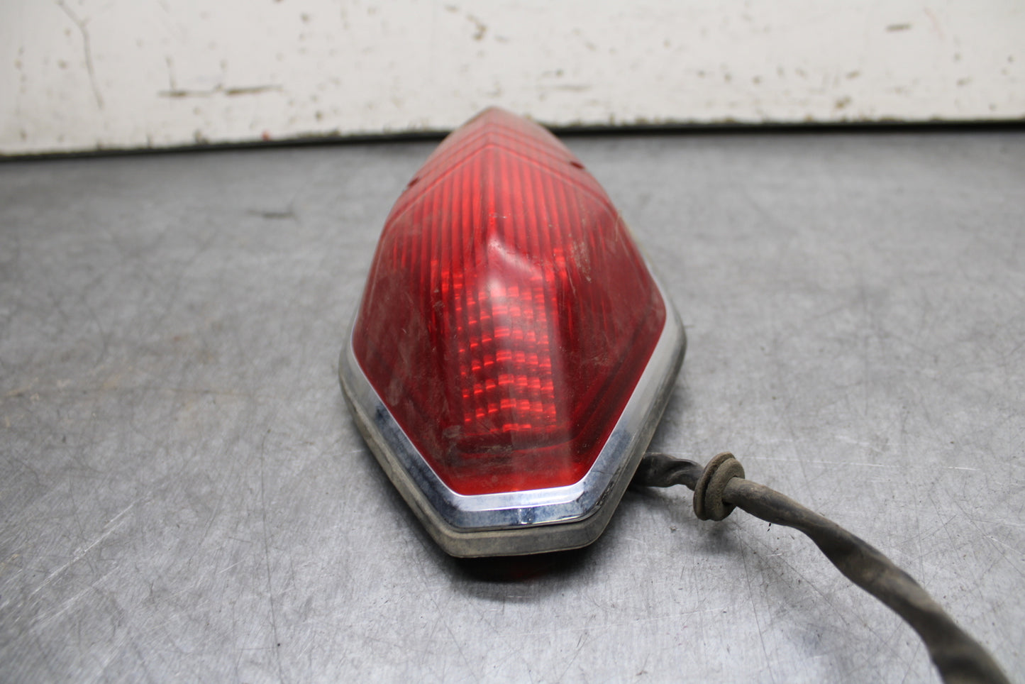 02-04 HONDA VTX1800S TAILLIGHT REAR TAIL BRAKE LIGHT BB712