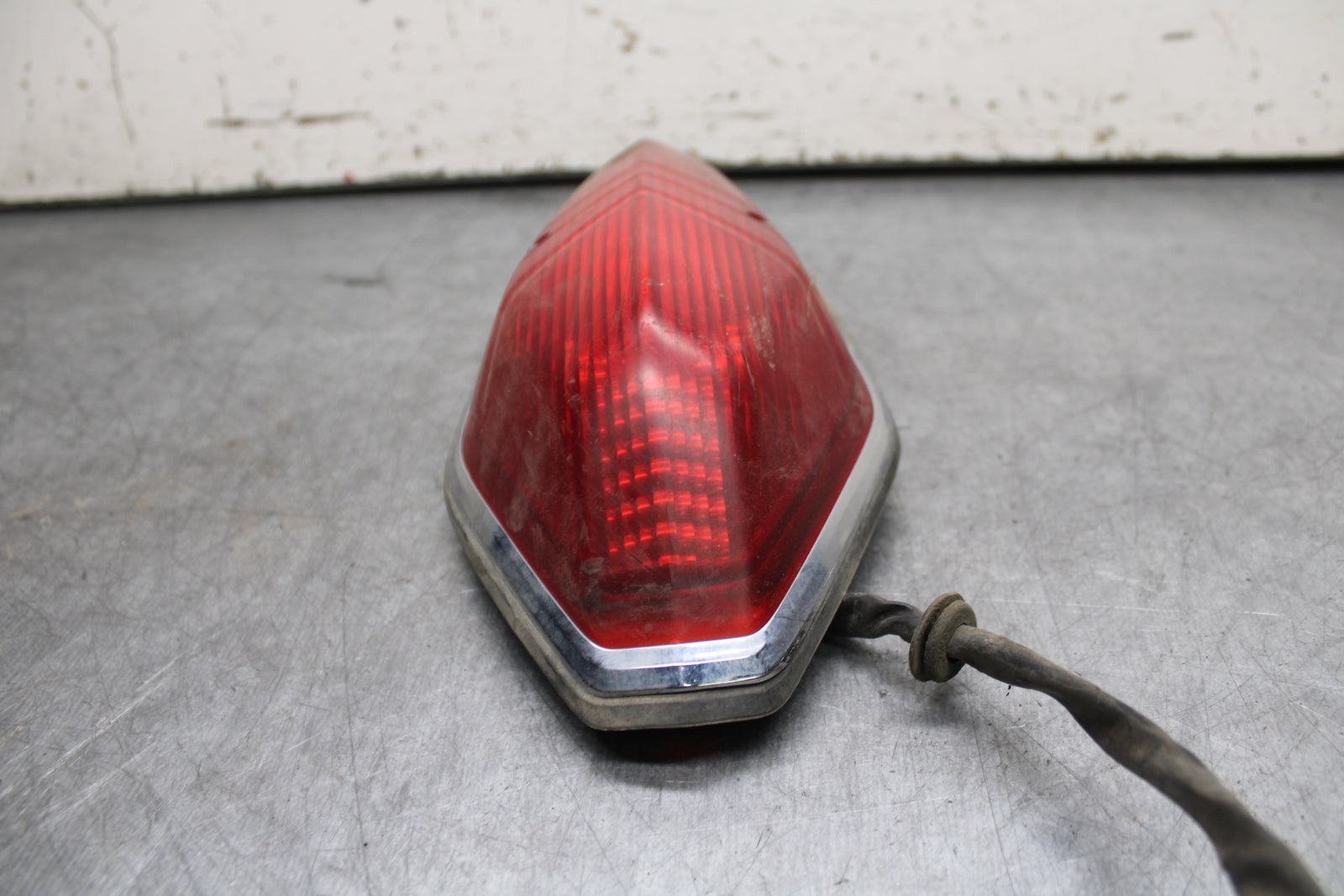 02-04 HONDA VTX1800S TAILLIGHT REAR TAIL BRAKE LIGHT BB712