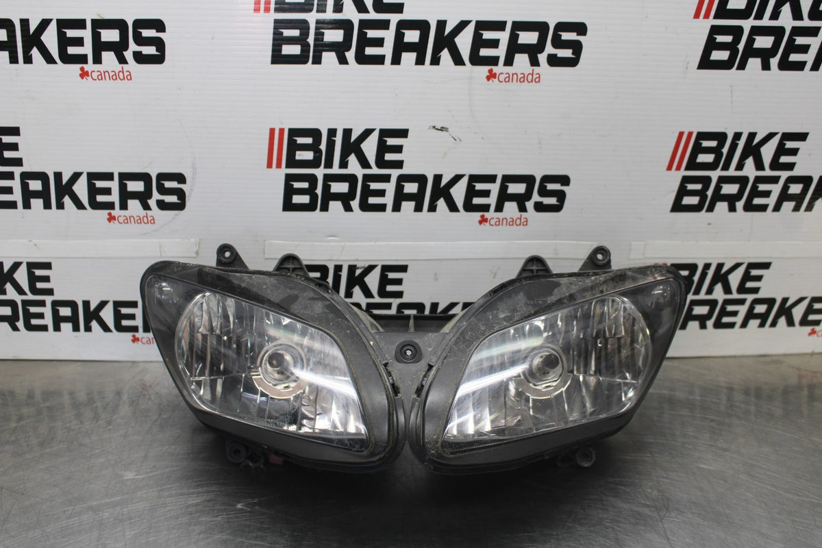 03 YAMAHA YZF R1 FRONT HEADLIGHT HEAD LIGHT LAMP BB895