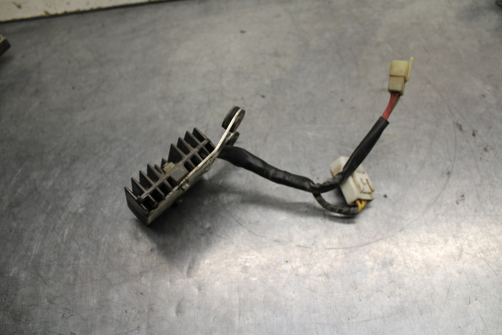 05-06 HONDA CBR600RR RECTIFIER VOLTAGE REGULATOR BB739