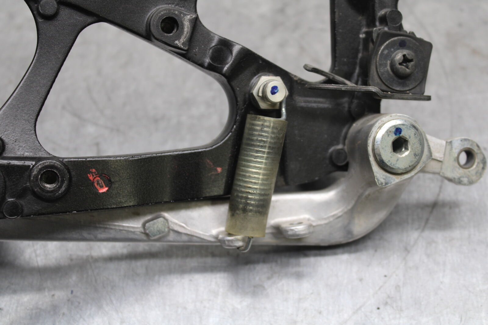 09-14 YAMAHA YZF R1 RIGHT REARSET REAR SET DRIVER FOOT PEG REST STOP BB118
