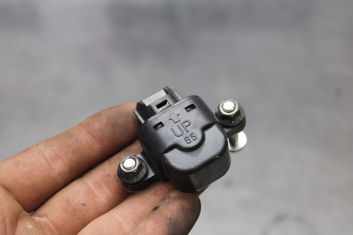 24 KAWASAKI NINJA ZX6R ZX636 ABS 40TH ANNIVERSARY TIP OVER ANGLE SENSOR BB911