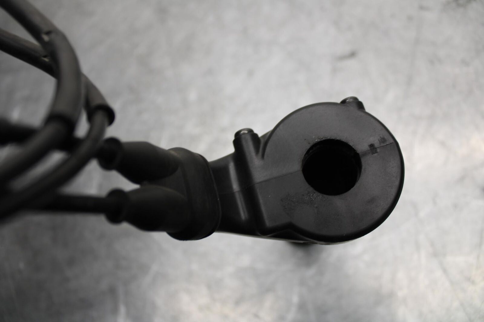 2009 Kawasaki Ninja ZX6R ZX600R THROTTLE CABLE LINE HOUSING GUIDE BB548