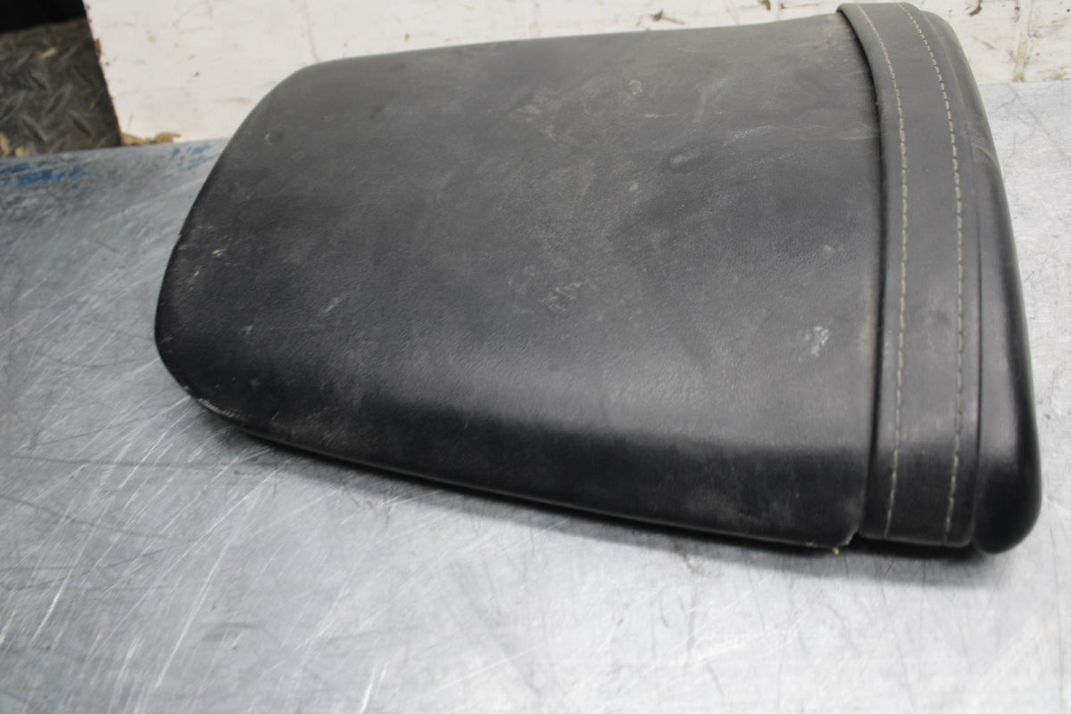 05-06 HONDA CBR600RR REAR BACK PASSENGER TANDEM SEAT PAD SADDLE PILLION BB484