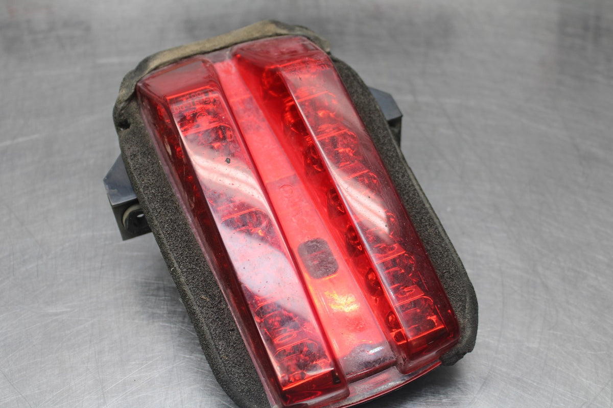 08 SUZUKI SV650 REAR TAIL TAILLIGHT BACK BRAKE LIGHT BB846
