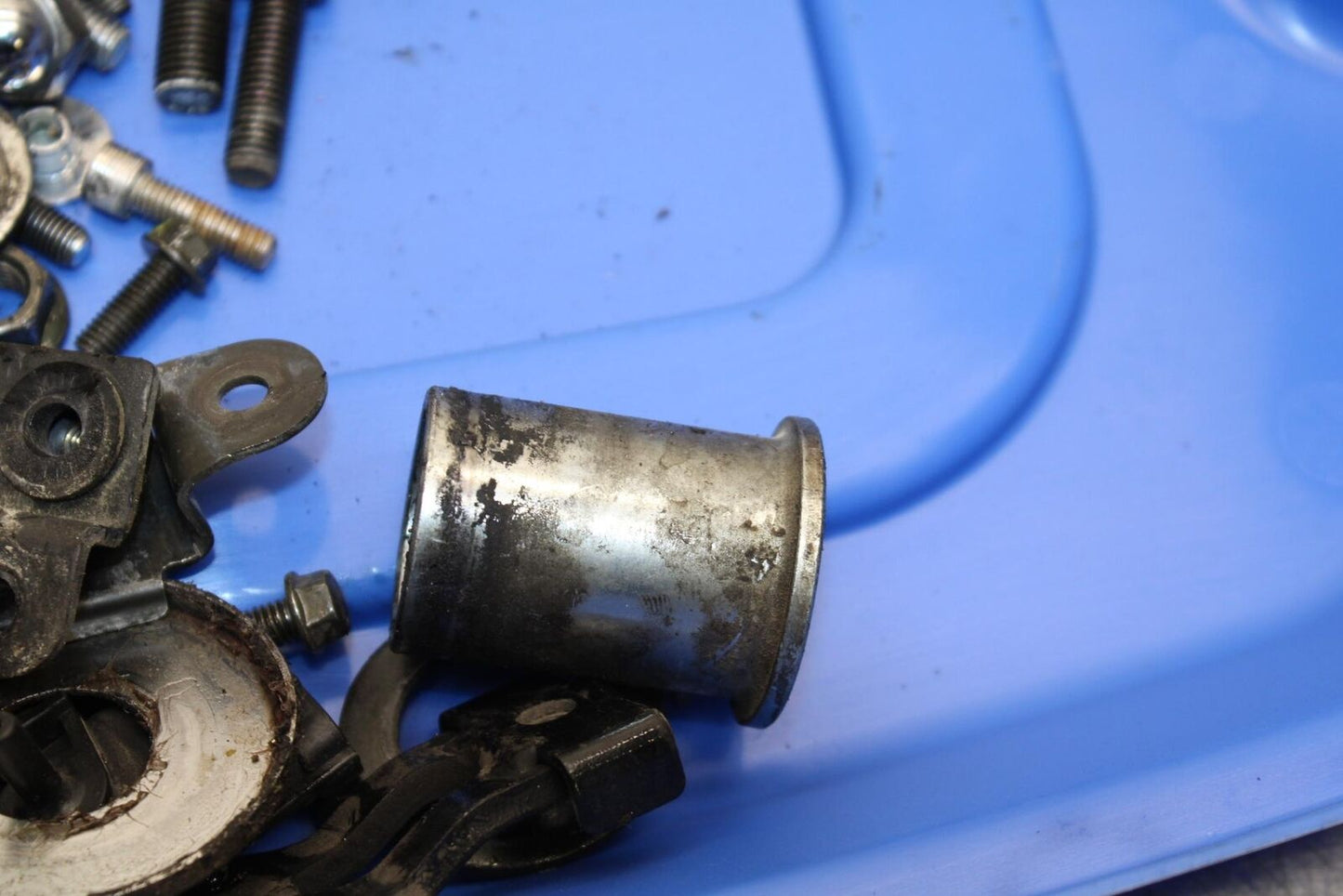 2005 Kawasaki Vulcan 1600 VN1600A Classic ENGINE MISC. BOLTS HARDWARE  BB574