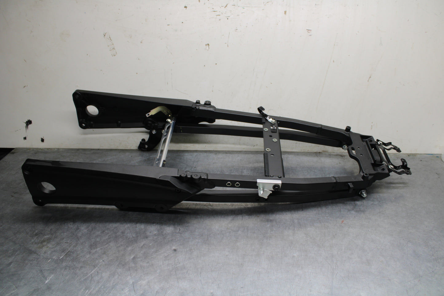 12-25 KAWASAKI NINJA ZX14R NEW!! REAR SUBFRAME BACK SUB FRAME BB757