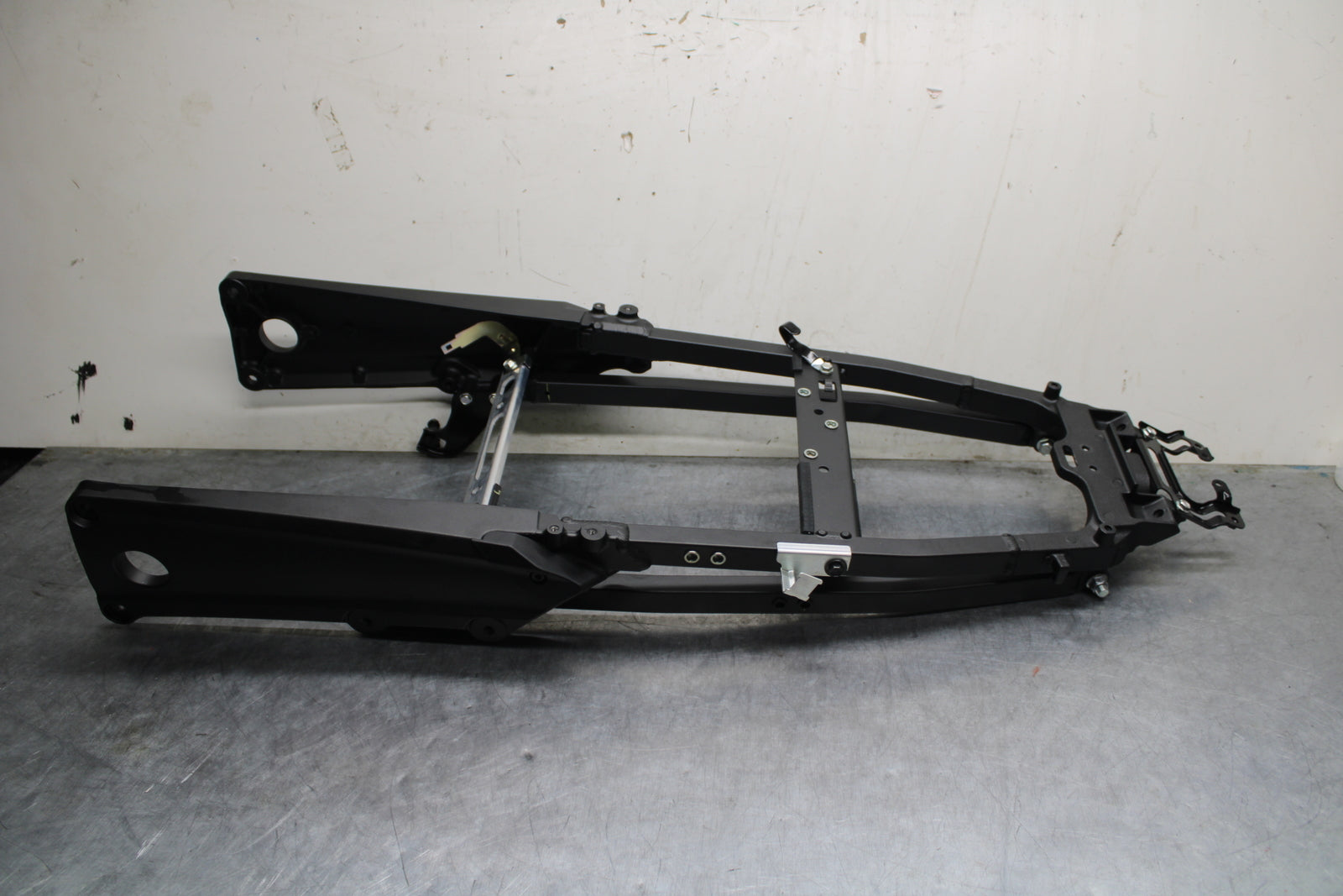 12-25 KAWASAKI NINJA ZX14R NEW!! REAR SUBFRAME BACK SUB FRAME BB757