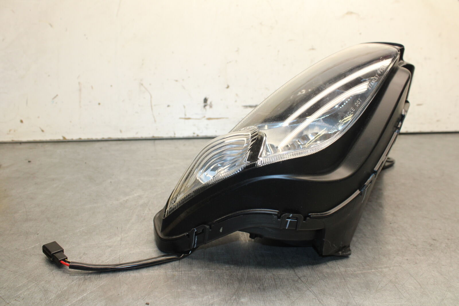 11-12 KAWASAKI NINJA 400 EX400 C FRONT HEADLIGHT HEAD LIGHT LAMP BB358