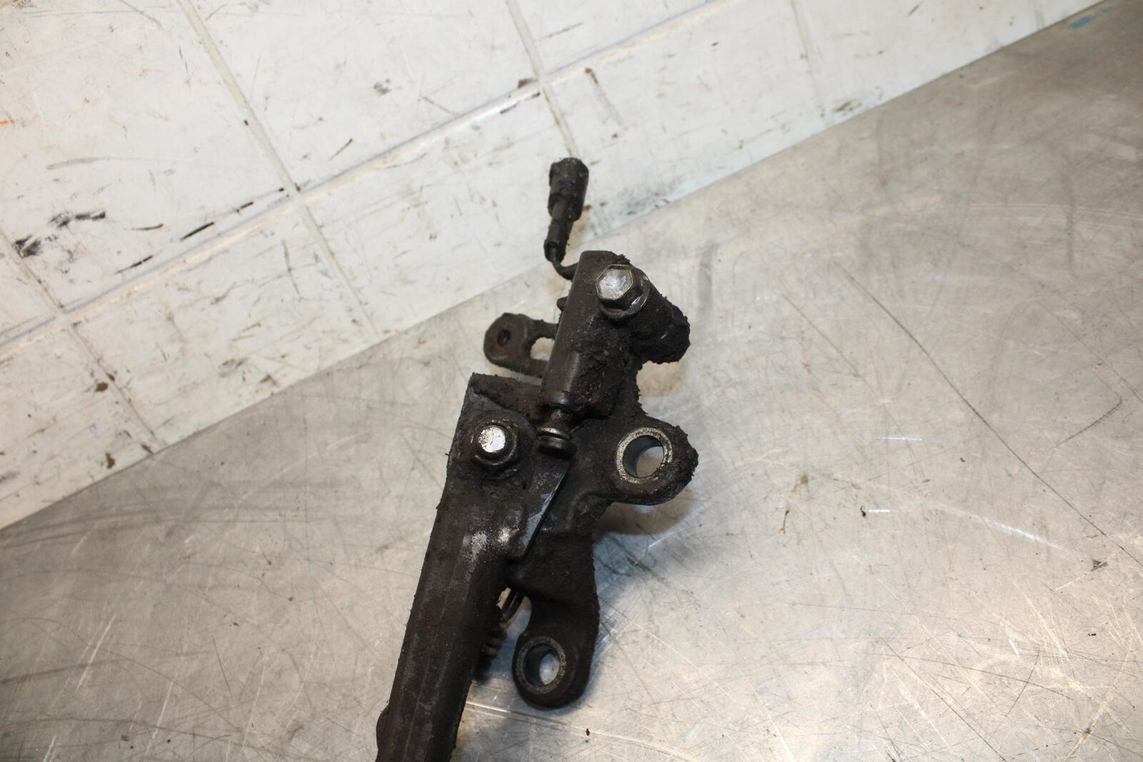 2008 Suzuki GSXR1000 KICKSTAND SIDE KICK STAND 42310-21H00 42330-21H00 BB519