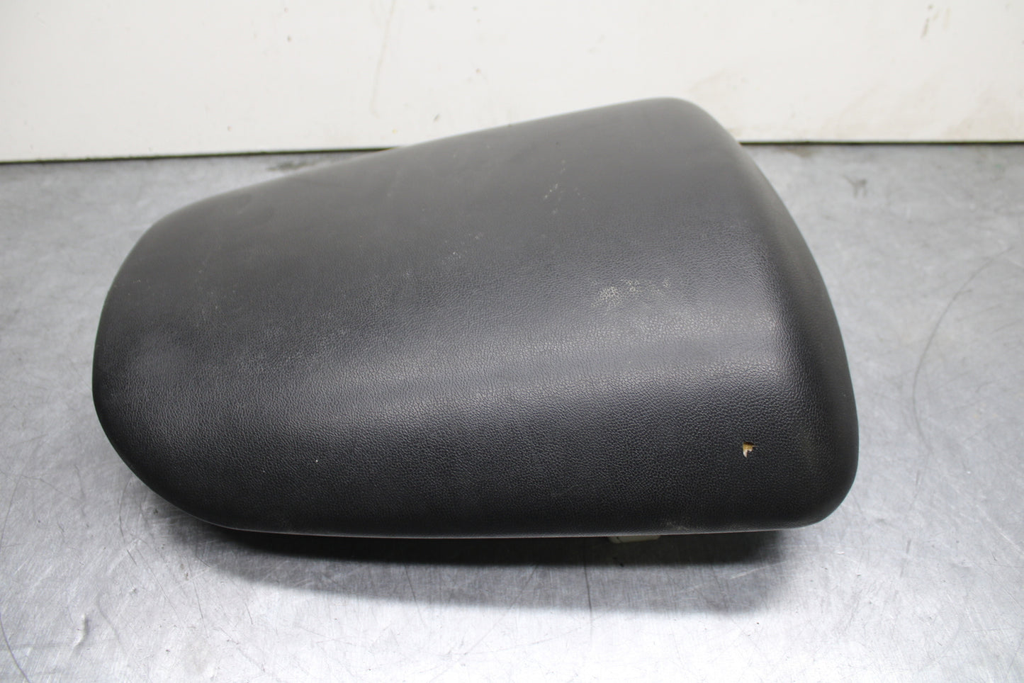 00-02 KAWASAKI NINJA ZX6R REAR BACK PASSENGER TANDEM SEAT SADDLE PILLION  BB750