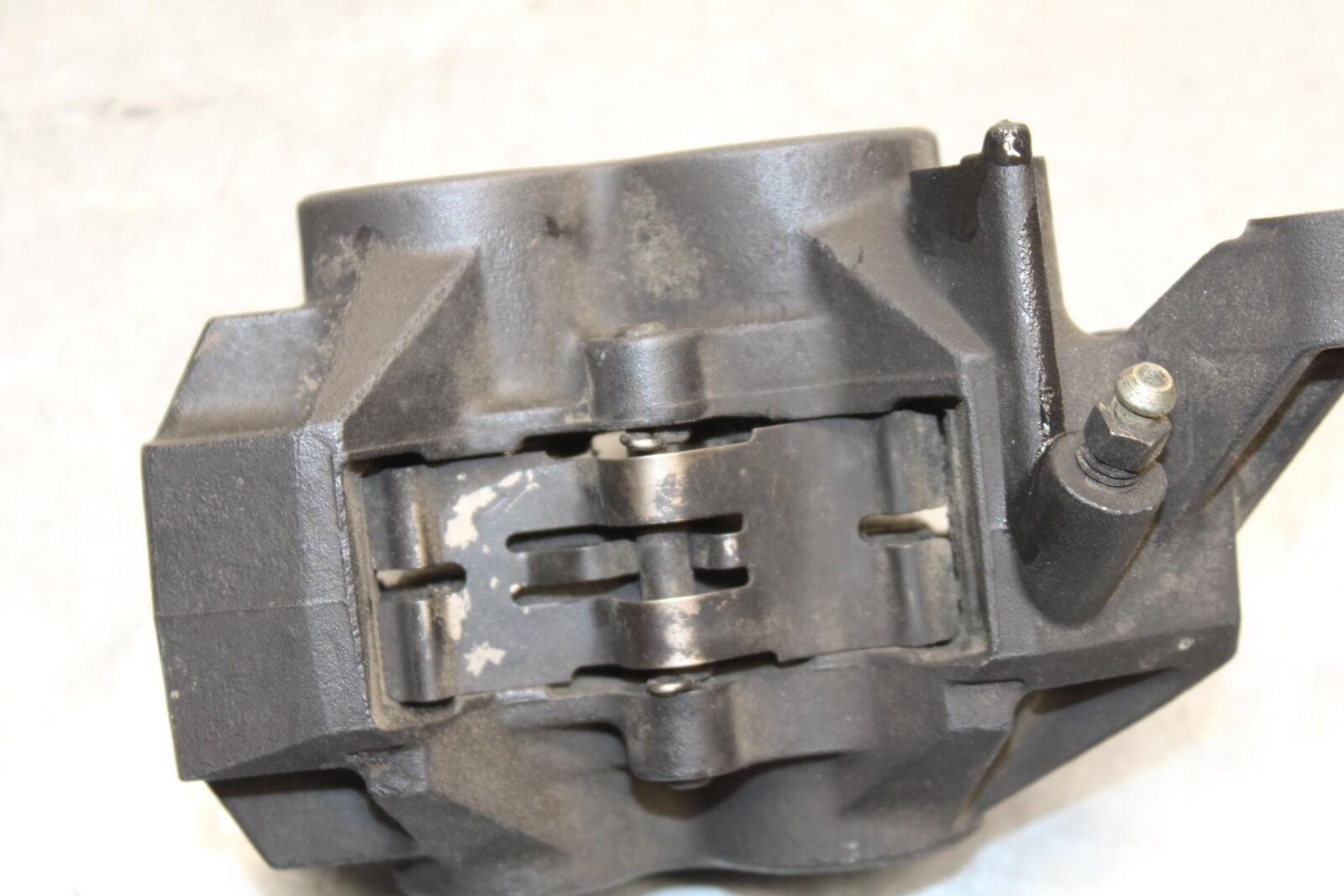 2000 Yamaha YZF R6 RIGHT LEFT FRONT BRAKE CALIPER SET PAIR CALIPERS BB558