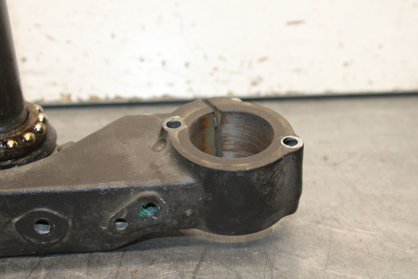 14-15 YAMAHA V STAR 1300 XVS1300CT TOURER FRONT FORK CLAMP LOWER TRIPLE BB722 