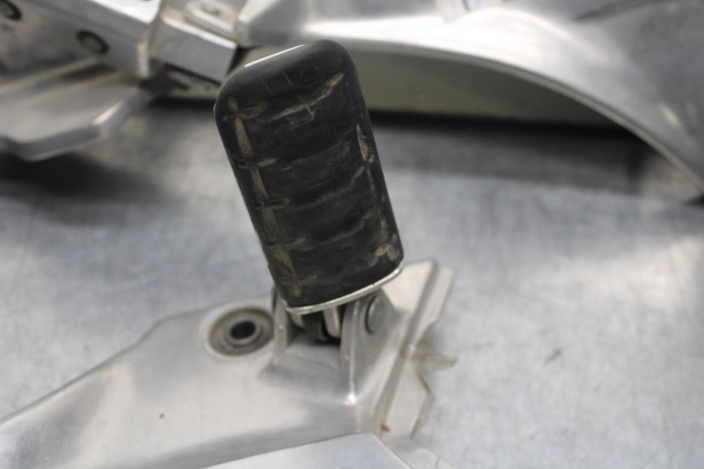 2001 Honda ST1100 LEFT RIGHT PASSENGER FOOTPEGS AND MOUNTS, SET, PAIR BB89