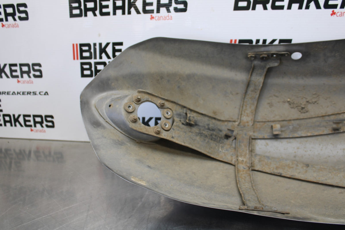 05 TRIUMPH ROCKET III REAR BACK WHEEL FENDER MUD GUARD BB186