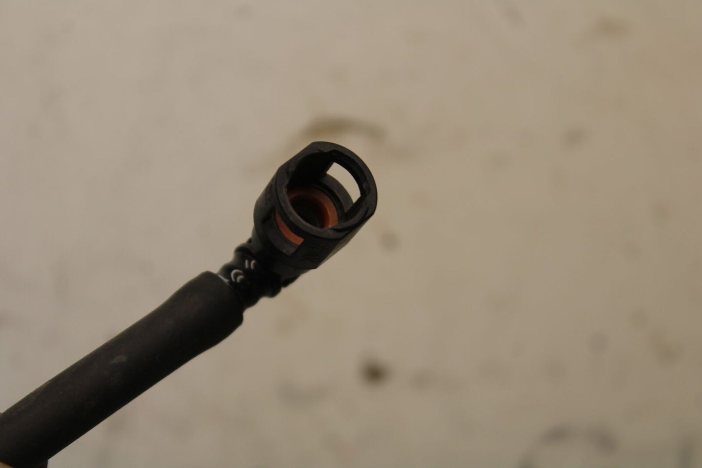 05-06 SUZUKI GSXR1000 FUEL HOSE GAS LINE TUBE PIPE 15810-41G00 BB663