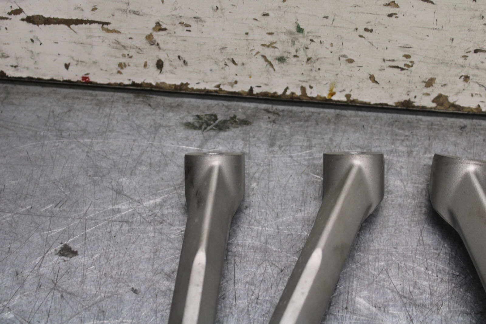 05-08 SUZUKI GSXR1000 REAR BACK PASSENGER PEG SET PAIR BB113