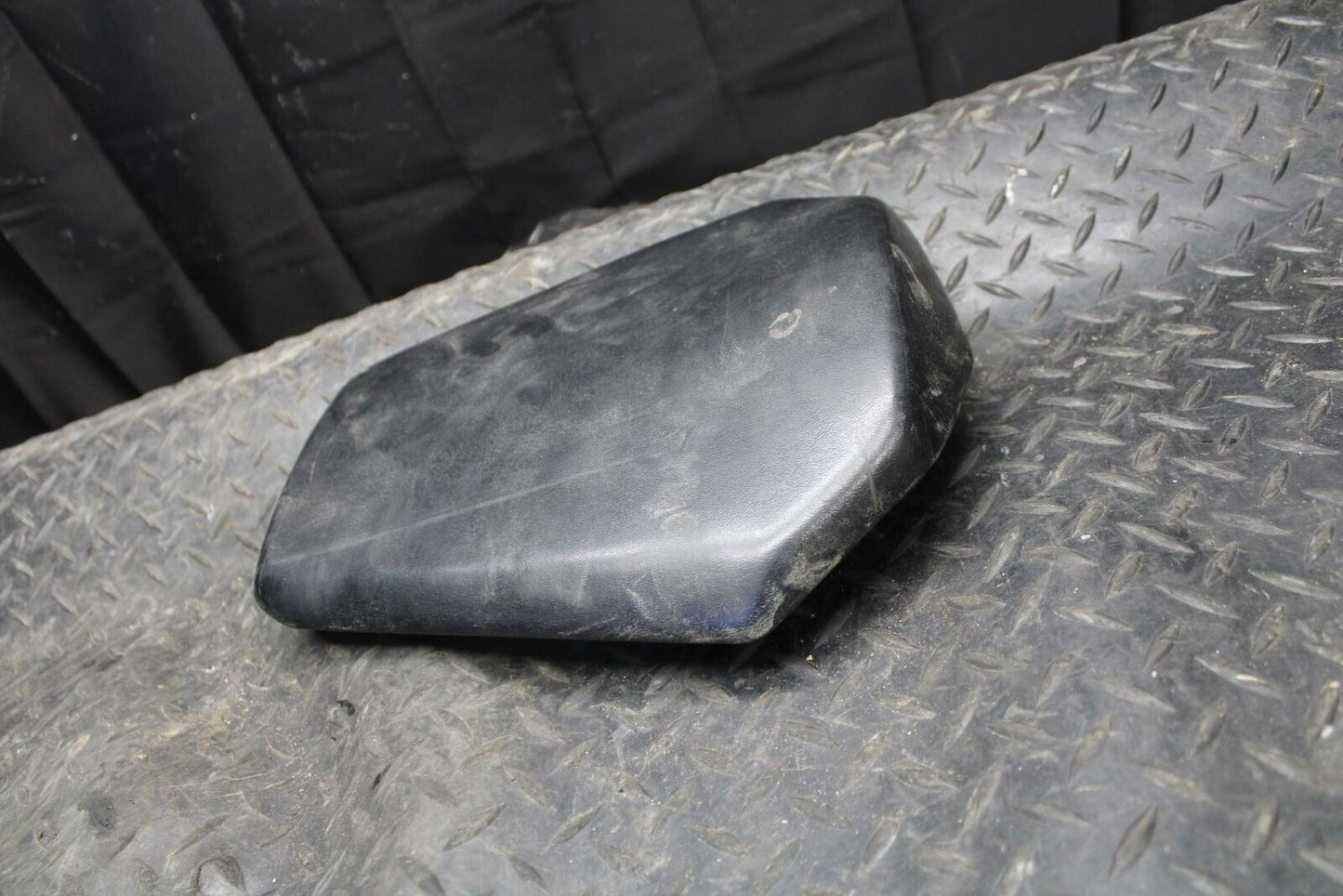 10-11 HONDA CBR1000RR REAR BACK PASSENGER TANDEM SEAT PAD SADDLE PILLION BB228