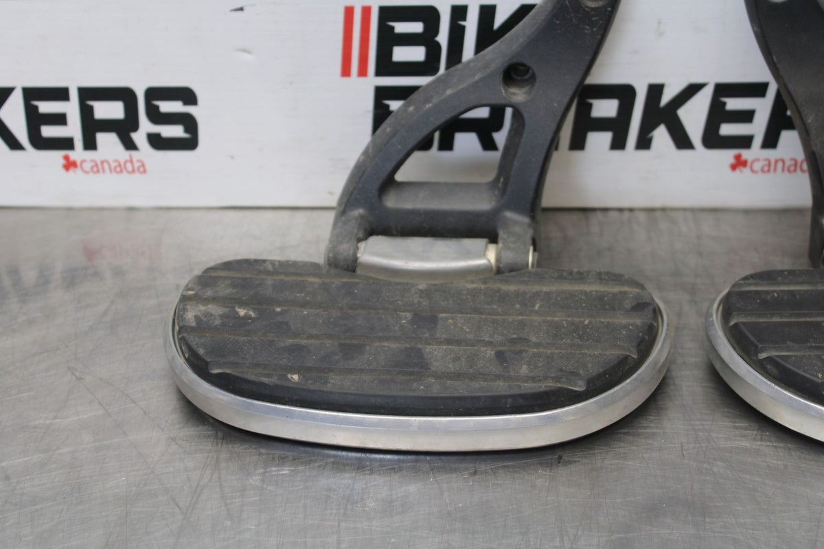 08 KAWASAKI VULCAN 1600 VN1600D NOMAD REAR PASSENGER FOOT STEP SET PAIR BB904