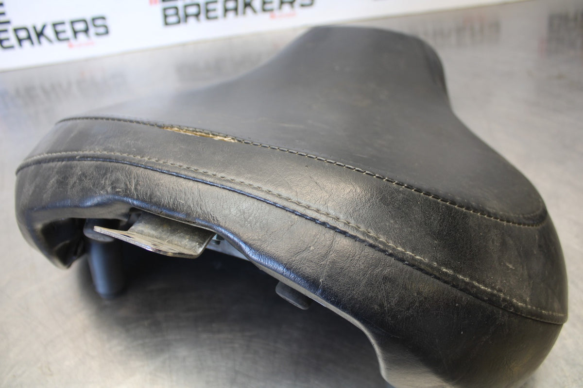 2006 Suzuki Boulevard C90 FRONT DRIVERS SEAT BB849