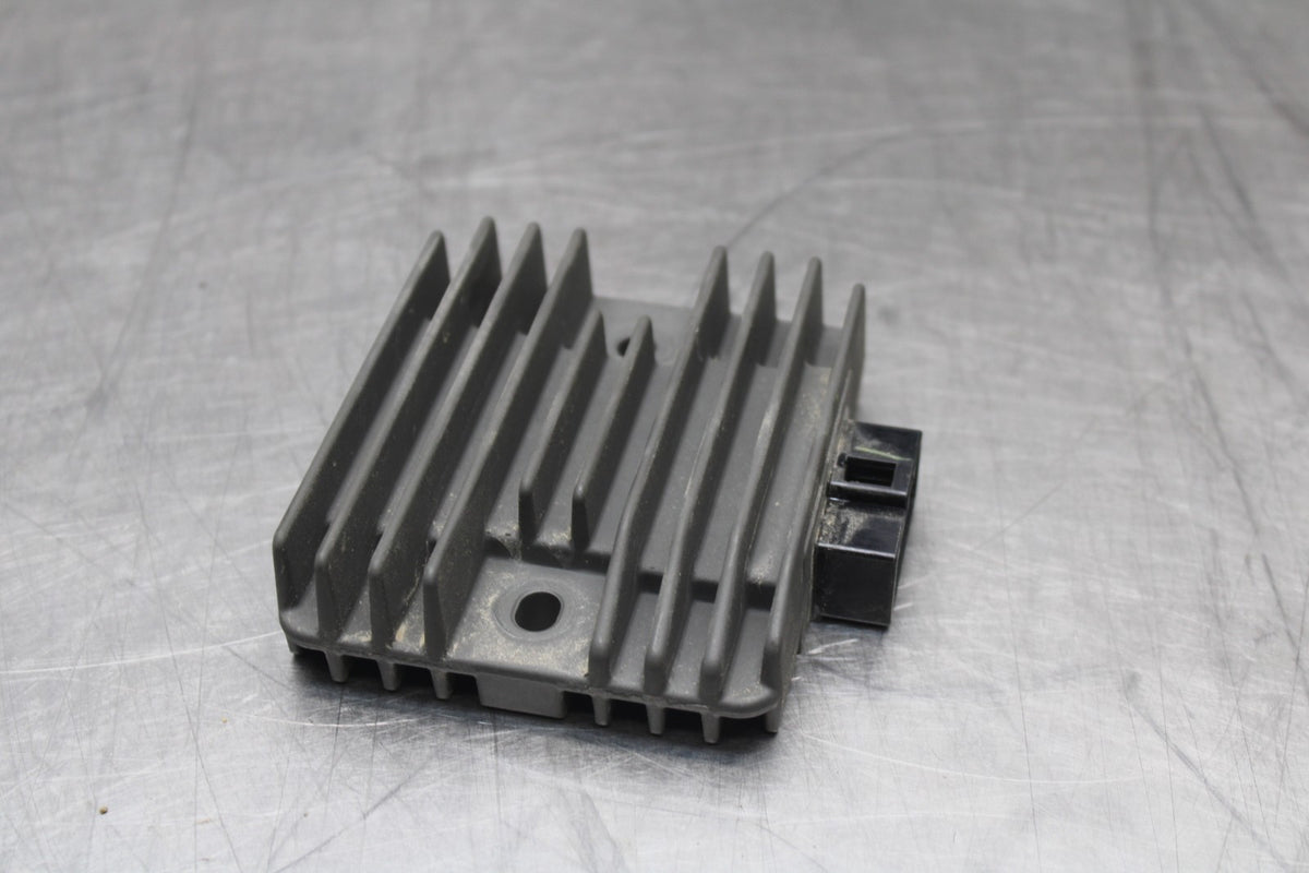 23 YAMAHA YZF R3 RECTIFIER VOLTAGE REGULATOR BB806