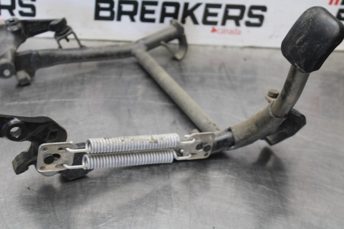 20-23 BMW F900R CENTER MAIN STAND BB923