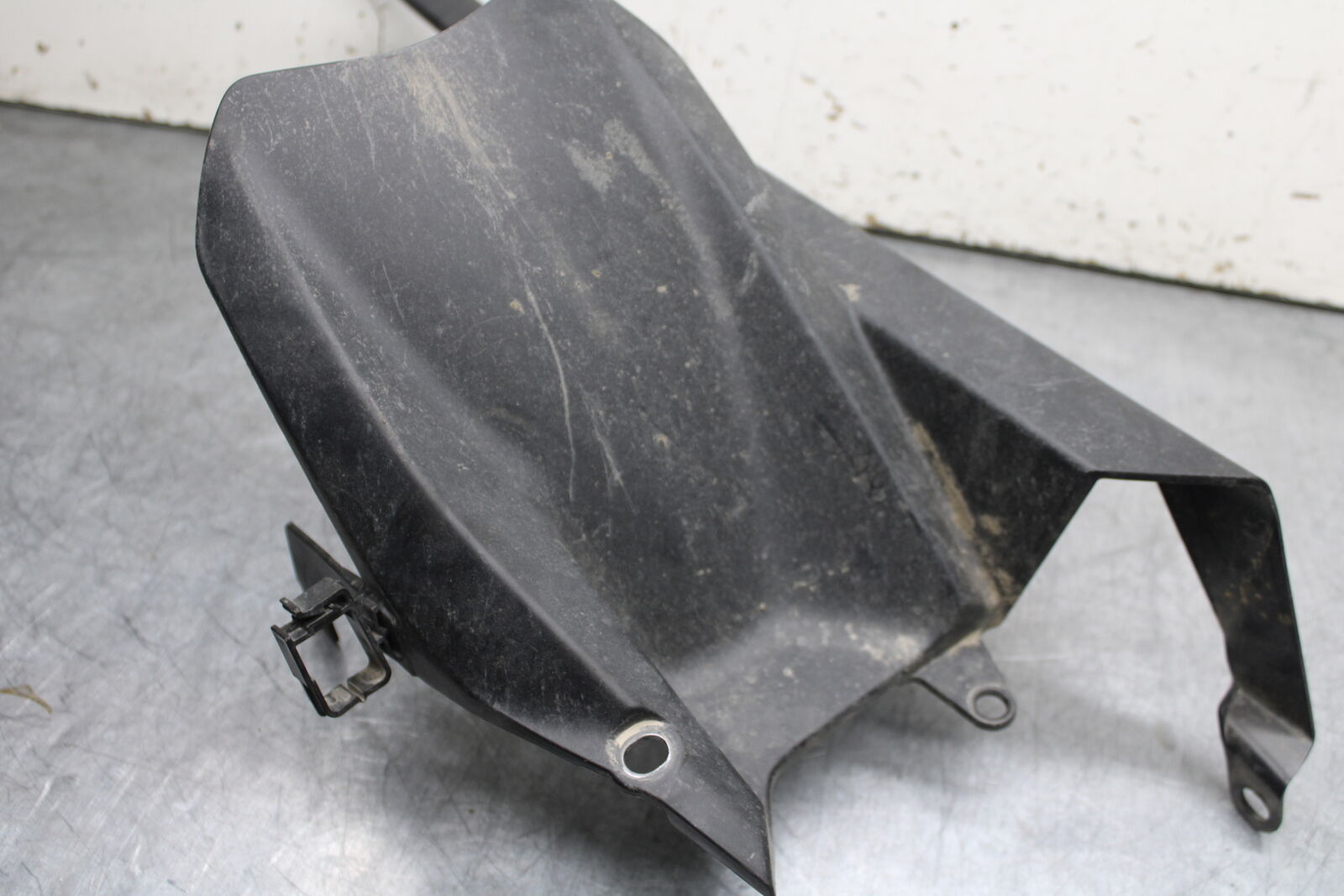 22-24 YAMAHA XSR900 REAR BACK DRIVE CHAIN GUARD COVER SHIELD BB710