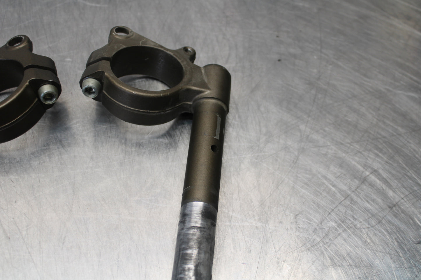 04-05 KAWASAKI NINJA ZX10R LEFT RIGHT CLIP ON ONS HANDLEBARS PAIR SET BB163